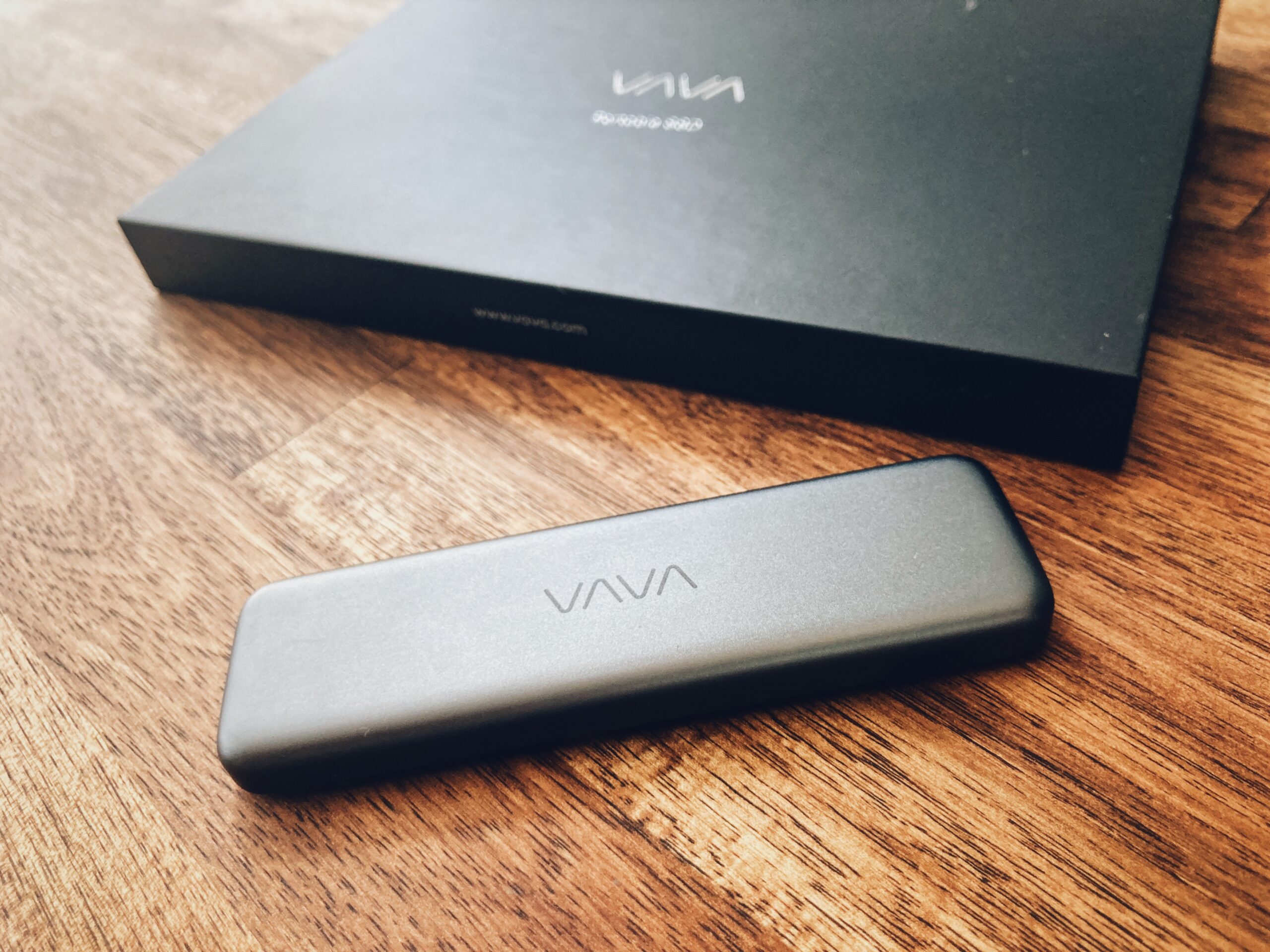 所有欲を刺激してくる、おしゃれポータブルSSD「VAVA VA-UM003」｜ごろ